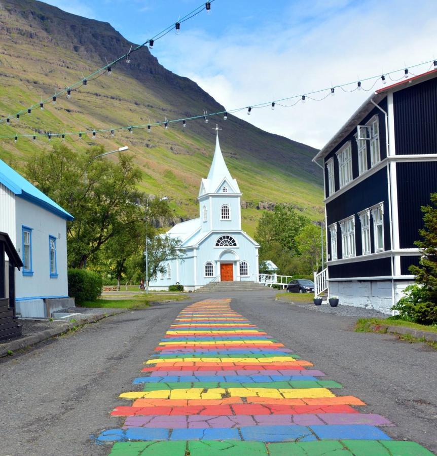 Hafaldan Hi Hostel - Harbour Building Seydisfjordur Exterior foto