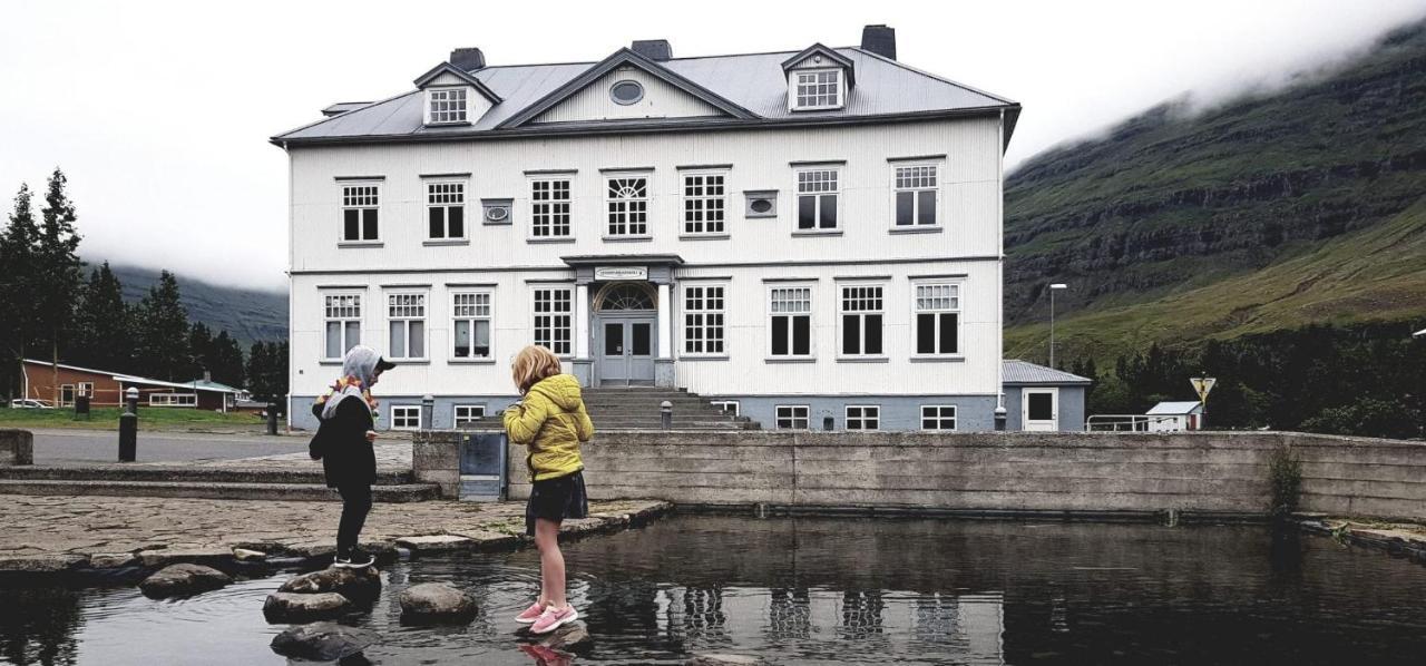 Hafaldan Hi Hostel - Harbour Building Seydisfjordur Exterior foto